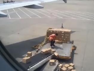 Φωτογραφία για Ο χειρότερος υπάλληλος αεροδρομίου [Video]