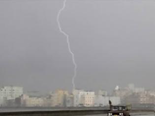 Φωτογραφία για Στις ακτές του Κόλπου του Μεξικού έφτασε η τροπική καταιγίδα Μπάρι