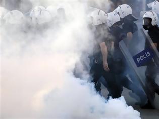 Φωτογραφία για Χημικό όπλο τα δακρυγόνα στην Ταξίμ καταγγέλουν οι τούρκοι γιατροί