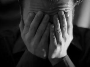 Φωτογραφία για Πάτρα: Μυστήριο η αυτοκτονία του 48χρονου πατέρα στη Λεύκα - Eίχε πάρει άδεια και τελευταία ήταν απόμακρος