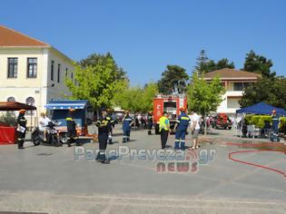 Φωτογραφία για Η Πυροσβεστική Υπηρεσία και η Λέσχη Ελλήνων Καταδρομέων Πρέβεζας σε κοινή δράση για την ενημέρωση των πολιτών