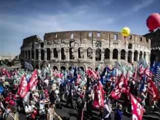 Φωτογραφία για Ογκώδης διαδήλωση κατά της λιτότητας στη Ρώμη