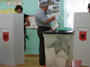 Φωτογραφία για Λίγοι Αλβανοί πήγαν από την Ελλάδα να ψηφίσουν στην Αλβανία!