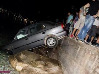 Φωτογραφία για Λόγγος Αχαΐας: Βουτιά αυτοκινήτου στη θάλασσα, έξω από το Beaurivage