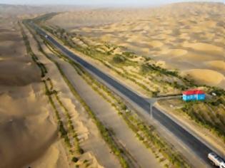 Φωτογραφία για Ο μεγαλύτερος δρόμος μέσα σε έρημο!