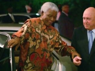 Φωτογραφία για Ο τελευταίος πρόεδρος του Απαρτχάιντ στο προσκεφάλι του Μαντέλα