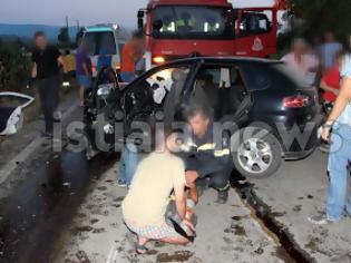 Φωτογραφία για Σοβαρό τροχαίο στην Εύβοια: Μετωπική σύγκρουση με 7 τραυματίες μεταξύ των οποίων και παιδιά
