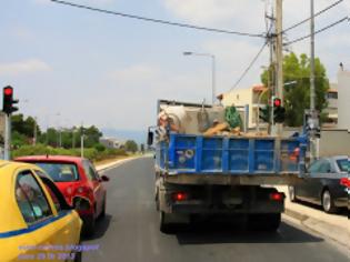 Φωτογραφία για Να πως συμβαίνουν τα μυστηριώδη τροχαία! Έτσι μεταφέρουν το κατώτερο προσωπικό οι εργολάβοι!