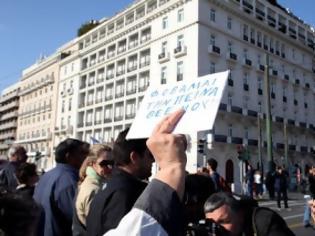 Φωτογραφία για Τρία χρόνια Μνημόνιο: Βουτιά μισθών σε επίπεδα του 2005