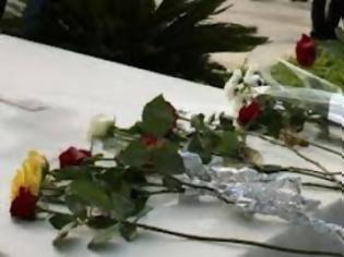 Φωτογραφία για Ξάνθη: Ράγισαν καρδιές στην κηδεία του 16χρονου αυτόχειρα