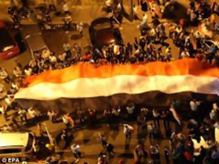 Φωτογραφία για Kόλαση η Αίγυπτος: Τανκς, κομάντος και στρατιώτες περικυκλώνουν τους οπαδούς του Μόρσι
