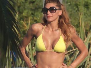 Φωτογραφία για Η Αγγελική Ηλιάδη ξανά στη Μύκονο [video]