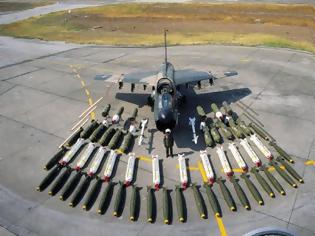 Φωτογραφία για Παράταση ζωής στα βομβαρδιστικά Α-7! Γιατί πάει στην βάση τους ο Α/ΓΕΕΘΑ - ΒΙΝΤΕΟ