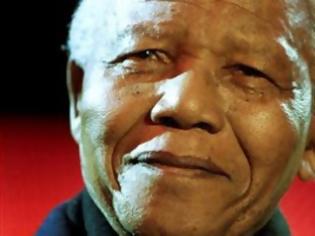 Φωτογραφία για Η Ν. Αφρική διαψεύδει ότι ο Μαντέλα έπεσε σε μη αντιστρεπτό κώμα