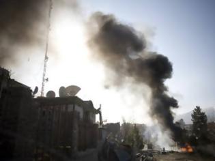 Φωτογραφία για Δώδεκα αστυνομικοί σκοτώθηκαν σε επίθεση καμικάζι στο νότιο Αφγανιστάν