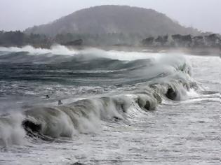 Φωτογραφία για Σε τυφώνα αναβαθμίζεται η τροπική καταιγίδα Έρικ