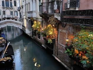 Φωτογραφία για Ειδυλλιακό cafe στα κανάλια της Βενετίας!