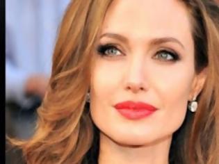 Φωτογραφία για Δείτε το ντεκολτέ της Angelina Jolie μετά τη διπλή μαστεκτομή!