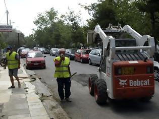 Φωτογραφία για Επισκευές και εργασίες συντήρησης στο οδικό δίκτυο Δήμου Ηρακλείου Αττικής