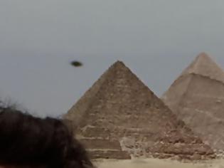 Φωτογραφία για Αίγυπτος: UFO πάνω από τις Πυραμίδες