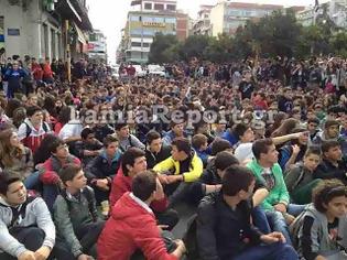 Φωτογραφία για Λαμία: Συγκλονιστική επιστολή: Δεν είμαστε η γενιά του facebook και του καφέ