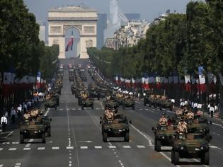 Φωτογραφία για Η κρίση χτύπησε την παρέλαση των Γάλλων