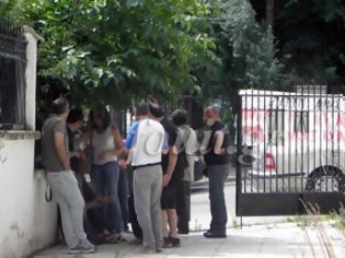 Φωτογραφία για Καστοριά ΤΩΡΑ: Κατάληψη στη Δευτεροβάθμια από καθηγητές της «διαθεσιμότητας» [video]