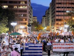 Φωτογραφία για Ολονυκτία στο Σύνταγμα...