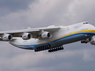 Φωτογραφία για Δείτε το μεγαλύτερο αεροσκάφος στον κόσμο να απογειώνεται [Video]