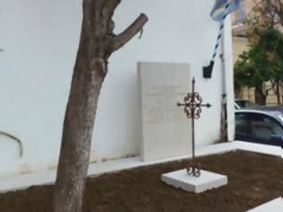 Φωτογραφία για Mεσολόγγι: Βεβήλωσαν τον τάφο του Ιωσήφ Ρωγών