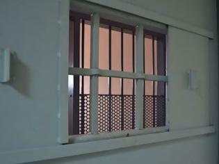 Φωτογραφία για Σύλληψη αλλοδαπού στο λιμάνι της Πάτρας