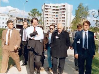 Φωτογραφία για Το 1991 η Αλβανία άνοιξε τις φυλακές και ο Σαμαράς τα σύνορα για τους εγκληματίες