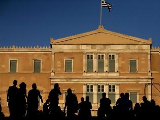 Φωτογραφία για Ευρωβαρόμετρο: Το 90% των Ελλήνων τείνει να μην εμπιστεύεται την κυβέρνηση