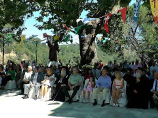 Φωτογραφία για Άκρως επιτυχημένη και συγκινητική η τελετή έναρξη των επετειακών εκδηλώσεων στη Βαμβακού!