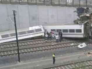 Φωτογραφία για Στους 12 οι νεκροί από τον εκτροχιασμό τρένου στην Ισπανία