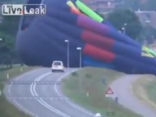 Φωτογραφία για Αερόστατο έπεσε σε λίμνη [Video]