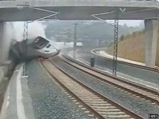 Φωτογραφία για Δείτε το VIDEO ντοκουμέντο του εκτροχιασμού του τρένου στην Ισπανία