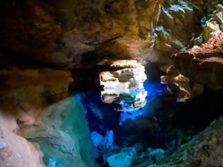 Φωτογραφία για Γαλάζιες φυσικές πισίνες σε σπηλιές!