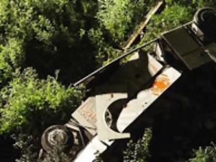 Φωτογραφία για Τραγωδία στην Ιταλία - 37 νεκροί από πτώση λεωφορείου σε χαράδρα