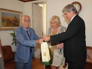 Φωτογραφία για Πάτρα: Τον Πρέσβη της Σερβίας υπόδέχθηκε ο Δήμαρχoς