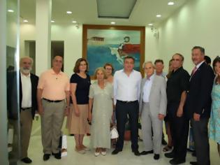 Φωτογραφία για Επίσκεψη στον Περιφερειάρχη Κρήτης από τα στελέχη της Παγκρητικής Ένωσης Αμερικής