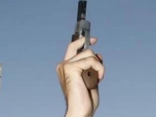 Φωτογραφία για «Μπούκαραν» στην επιχείρηση με όπλα και κατσούνες