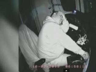 Φωτογραφία για Βίντεο-ΣΟΚ: Οδηγοί τρένων κοιμούνται εν ώρα εργασίας!