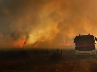 Φωτογραφία για Ανεξέλεγκτη η φωτιά στο Μαρκόπουλο