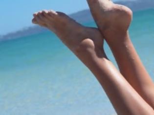 Φωτογραφία για Υγεία: Δύο έξυπνα κόλπα για να απαλλαγείτε από τους μύκητες των ποδιών αυτό το καλοκαίρι