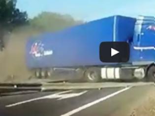 Φωτογραφία για Ατυχήματα με φορτηγά στους δρόμους της Ρωσίας [Video]