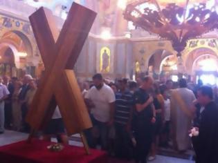 Φωτογραφία για Πάτρα: Πλήθος κόσμου στην αγρυπνία για την επιστροφή του Σταυρού του Mαρτυρίου του Αγίου Ανδρέα - Δείτε φωτο