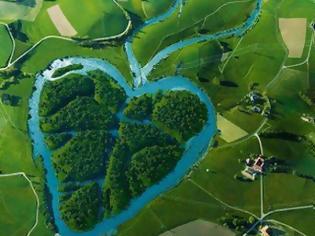 Φωτογραφία για Ένας ποταμός σε σχήμα καρδιάς!