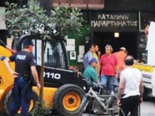 Φωτογραφία για Πάτρα: Yπό αστυνομικό κλοιό τα τρία κτίρια - Την Τρίτη δικάζονται οι 5 συλληφθέντες
