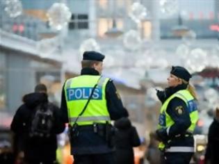 Φωτογραφία για Στο αρχείο η έρευνα για το θάνατο μετανάστη από σουηδούς αστυνομικούς